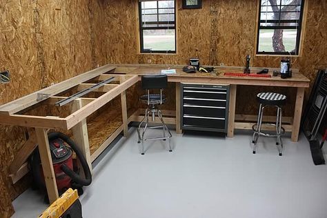 Corner Workbench, Officine In Garage, Workbench Ideas, Garage Workbench Plans, Garage Workbench, Workbench Designs, Cool Garages, Shop Work Bench, Shop Bench