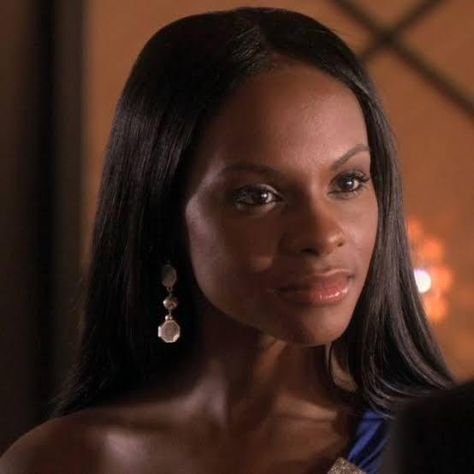 Gossip Girl Poster, Gossip Girl Season 4, Tika Sumpter, Tiana And Naveen, Girl Posters, Beauty Standards, Girl Icons, Season 4, Beautiful Black Women