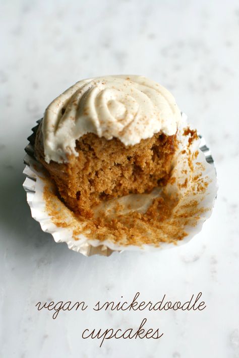 Delicious vegan snickerdoodle cupcakes with a sweet frosting. #vegan #cupcake Dessert For A Party, Vegan Cookout, Vegan Snickerdoodles, Vegan Cupcake, Snickerdoodle Cupcakes, Cinnamon Frosting, Vegan Cakes, Vegan Cake Recipes, Vegan Cupcakes