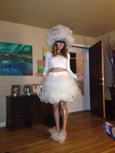 Cloud costume for Halloween! 4 Elements Halloween Costume, Cloud Costume Women, Halloween Cool Costumes, Cloud Costume, Cloud Dress, Dress Up Ideas, Diy Clouds, Spooky Costumes, Holloween Costume