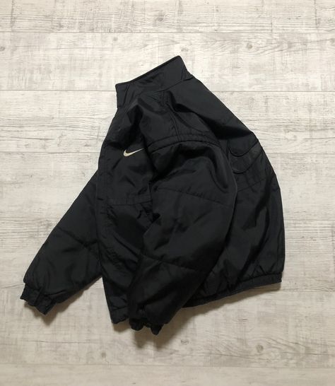 Nike Vintage Jacket, Vintage Nike Sweater, Light Puffer Jacket, Nike Puffer Jacket, Vintage Nike Jacket, Nike Vintage, Nike Sweater, Cool Outfits For Men, Men's Outerwear