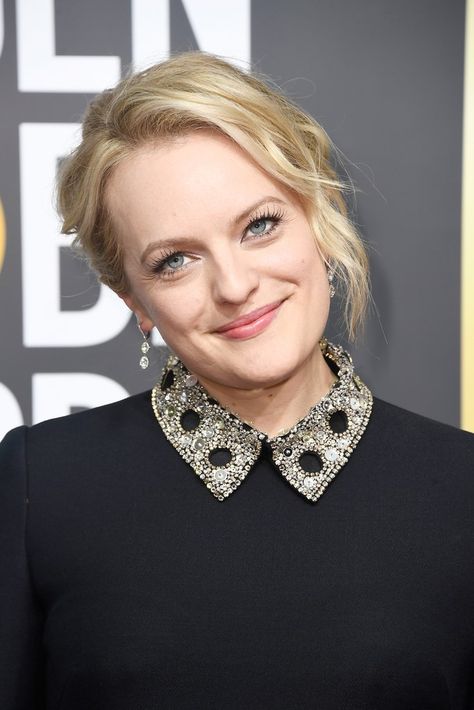 Elisabeth Moss | Celebrity Hair and Makeup at the 2018 Golden Globes | POPSUGAR Beauty Photo 22 Collar Length Hairstyles, Cute Bob Haircuts, Elizabeth Moss, Pixie Haircut Styles, Hair Evolution, Elisabeth Moss, All Black Dresses, Lob Hairstyle, Popsugar Beauty