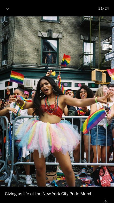 Pride Festival Aesthetic, Pride Parade Outfit Aesthetic, Pride Looks Outfit, Pansexual Pride Outfit, Richie Shazam, Cute Pride Outfits, Pride Outfit Ideas Women, Pride Parade Outfit Ideas, Pride Fits