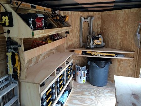 Jobsite Trailer, Enclosed Utility Trailers, Trailer Workshop, Trailer Shelving, Work Truck Storage, Diy Travel Trailer, Van Organization, Enclosed Cargo Trailers, Metal Storage Bins