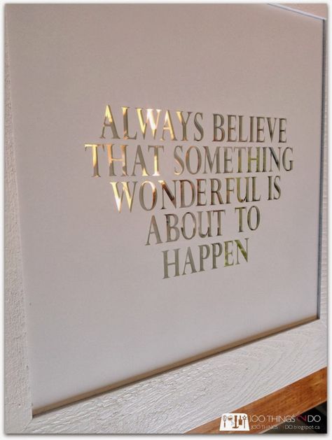 Spiegel Diy, Diy Spray Paint, Mirror Inspiration, Always Believe, Diy Mirror, Garage Sale, Vinyl Lettering, White Wall, Spray Paint