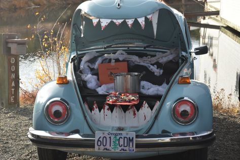 Vw Beetle Trunk Or Treat, Car Costume, Car Display, Beetle Car, Volkswagen Bug, Halloween Silhouettes, Beetle Bug, Treat Ideas, Creative Display