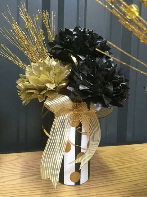 Black And Gold Party Centerpieces Diy, Black And Gold Vase Centerpieces, Black And Gold Floral Arrangements, Black White Gold Centerpieces, Athletic Centerpieces, Black And Gold Graduation Centerpieces, Gold Party Centerpieces, Black And Gold Centerpieces Diy, Black And White Centerpieces For Party