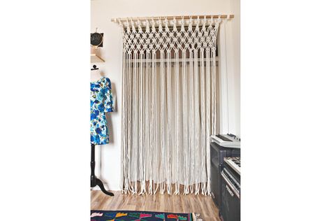 Macrame curtains: Best patterns and free tutorials (2024) Diy Backdrop Wedding, Diy Macrame Curtain, Macrame Window Curtain, Macrame Curtains, Macrame Door, Macrame Door Curtain, Curtain Diy, Curtain Macrame, Curtain Tutorial