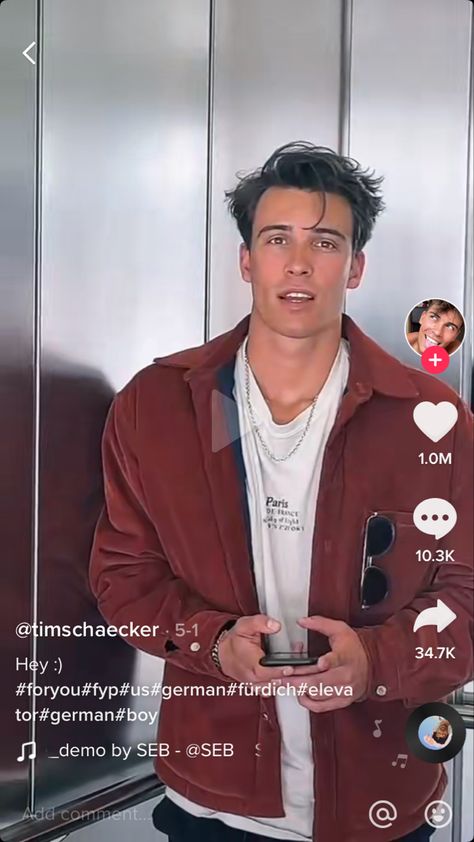 I like this guy’s jacket Tiktok Caption Ideas, Thirst Trap Instagram Ideas, Fashion Guys, German Boys, Thirst Trap, Caption Ideas, Instagram Ideas, This Guy, Paris