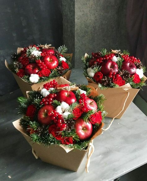 Fruit Bouquet Diy, Fruit Flower Basket, Fruit Bouquet Ideas, Vegetable Bouquet, Food Bouquet, Edible Bouquets, Diy Bouquet Wrap, Fruit Basket Gift, Flower Box Gift