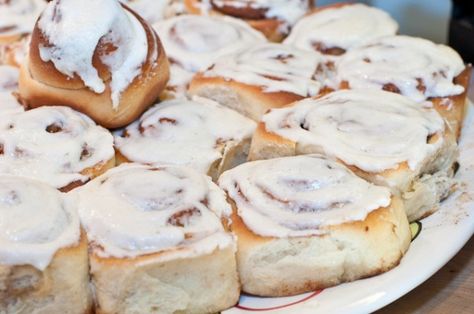 Christmas Morning Recipes, Recipes With Yeast, Fluffy Cinnamon Rolls, Cinnamon Roll Recipe, Sweet Rolls, Cinnamon Rolls Homemade, Cinnamon Swirl, Roll Recipe, Cinnamon Rolls Recipe