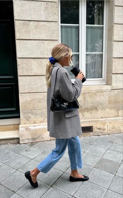 Autumn flats, ballet pumps and loafers Audrey Afonso, Blazer Aesthetic, Outfit Otoño, Stile Blair Waldorf, Adrette Outfits, Chique Outfit, Mode Retro, Fest Outfits, European Summer Outfits