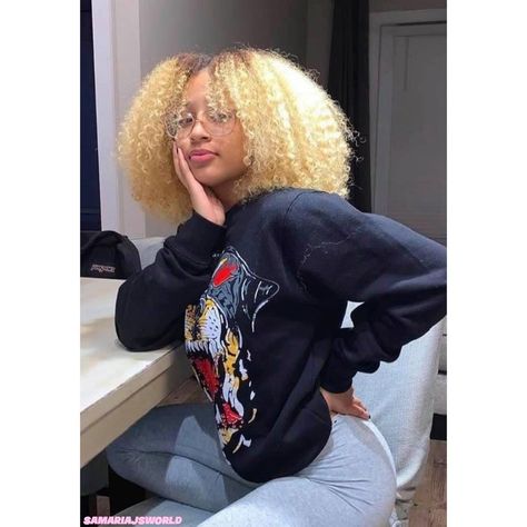 Samariajdavis Blonde Hair, Samaria And Toosii, Toosii And Samaria, Samaria Davis, Baddie Pics, Baddie Outfits Party, Ig Baddies, Graduation Cap Decoration Diy, Cap Decoration