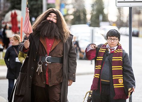 Created the whole Hagrid costume myself minus the wig and beard. I even did the pink umbrella! Hagrid Halloween Costume, Hagrid Costume, Pink Umbrella, Harry Potter Costume, Costume Inspo, Treat Ideas, Costume Diy, Portrait Photography Poses, Trunk Or Treat