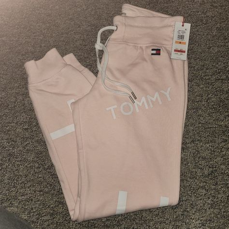 Tommy Pink Sweat Pants Size Small Womans Tommy Hilfiger Sweatpants, Tommy Hilfiger Joggers, Pink Sweat, Women Jogger Pants, Casual Cargo Pants, Soft Joggers, Y2k Pants, Blue Joggers, Tommy Hilfiger Pants