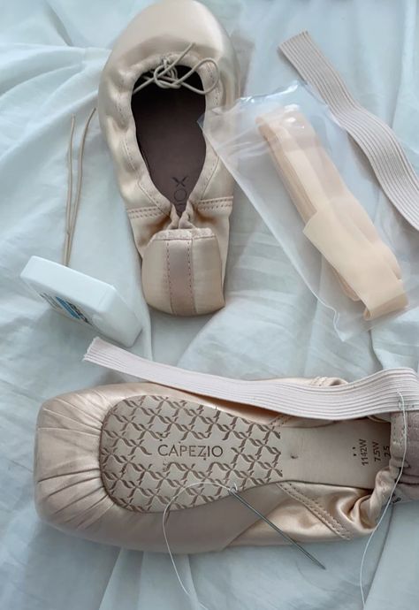 Capezio Pointe Shoes, Pointe Shoe Sewing, Shoe Sewing, Ballet Pointe Shoes, Pointe Shoe, Ballet Shoe, Character Sheets, Pointe Shoes, Shoe Closet