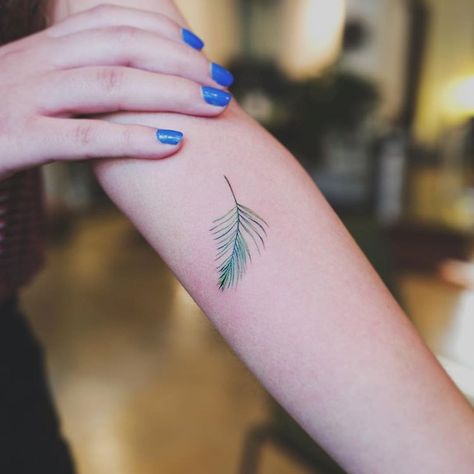 Lotus💕 Done at @nandostudios Horizon Zero Dawn Tattoo, Leaf Tattoos For Women, Palm Leaf Tattoo, Dawn Tattoo, Arrow Tattoo Design, Leaf Tattoo, Bestie Tattoo, Finger Tats, Palm Tattoos