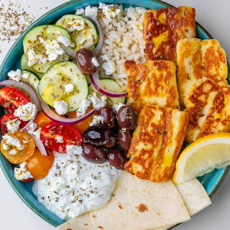 Greek Bowls Halloumi Bowl, Greek Bowls, Vegetarian Bowl, Greek Vegetarian, Eating Simple, Vegetarian Bowls, Meal Rotation, Peasant Food, Fried Halloumi