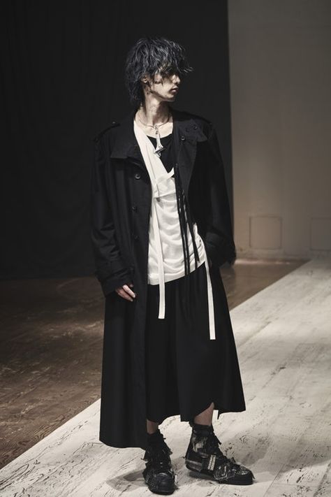 Yohji Yamamoto Spring 2022 Menswear Collection | Vogue Yoji Yamamoto Street Style, Yoji Yamamoto Menswear, Yohji Yamamoto Pants, Apocalypse Horsemen, Yohji Yamamoto 80s, Yohji Yamamoto Street Style, Sick Outfit, Avante Garde Fashion, Yohji Yamamoto Menswear