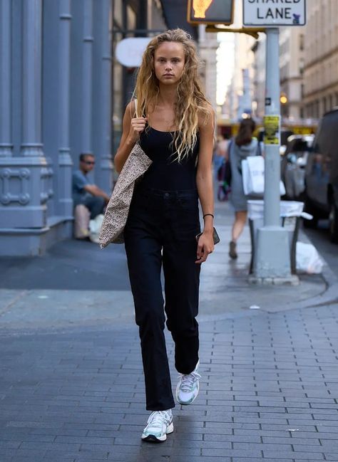 Olivia Vinten Style, Olivia Vinten Street Style, Olivia Vinten Hair, Olivia Vinten, Style Influencers, Simple Fits, Influencers Fashion, Hair Stuff, Sneakers Outfit