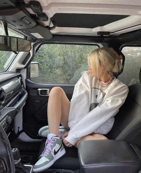 Car Poses, Chloe Walsh, Dirty Air, Book Girl, Insta Photo Ideas, Girl Icons, Blonde Girl, Girly Photography, Comfy Outfits