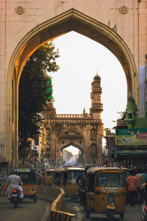 Char Minar, India Aesthetic, Pakistan Pictures, Amazing India, Mughal Architecture, India Photography, Travel Wishlist, Indian Architecture, Indian Aesthetic