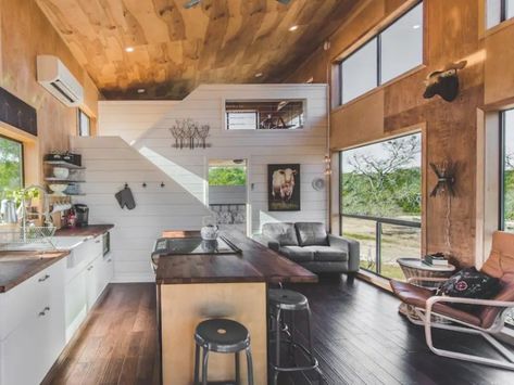 15 Coolest Tiny House Rentals in Texas for 2021 – Trips To Discover Tiny House Rentals, Tiny Houses For Rent, House Big, Airbnb Rentals, Guest Cabin, Dripping Springs, Island With Seating, Tiny Cabin, Tiny House Movement