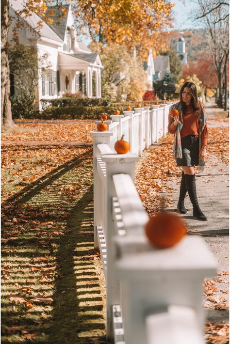 pumpkin fence in woodstock vermont Woodstock Vermont Fall, Vermont Photoshoot, Gal Meets Glam Fall, Vermont Aesthetic, Vermont Trip, Romantic Trips, Vermont Travel, New England Aesthetic, Woodstock Vt