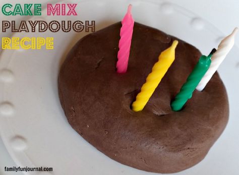 Make this yummy, fun cake mix playdough with common kitchen ingredients. Your kids will love it! Preschool Restaurant, Preschool Recipes, Project Themes, Classroom Recipes, Early Childhood Education Resources, Cake Book, Preschool Sensory, Craft Recipes, Restaurant Themes