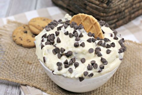 Dip Dairy Free, Cannoli Dip Recipe, Easy Cannoli, Italian Cannoli, Cannoli Cake, Cannoli Dip, Cannoli Shells, Cannoli Filling, Cheesecake Dip