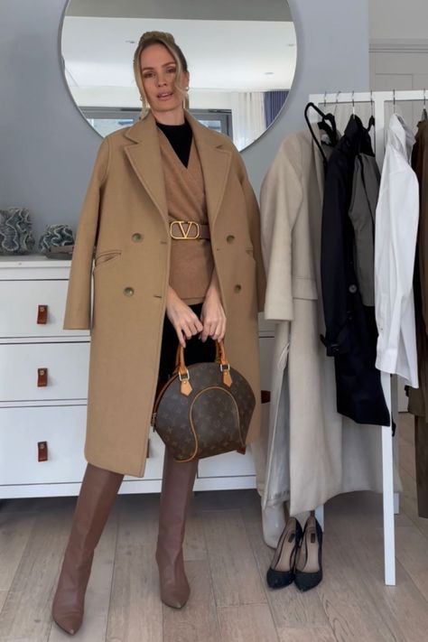 Belts Aesthetic, Valentino Belt, Fall Chic Outfits, Belt Outfit, Belt Style, Winter Aesthetic, Old Money, Chic Outfits, Trench Coat