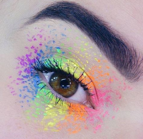 Makeup Neon, Crazy Eye Makeup, Make Up Designs, Festival Makeup Glitter, Neon Makeup, Cute Eye Makeup, Pride Makeup, Cooler Style, Graphic Makeup