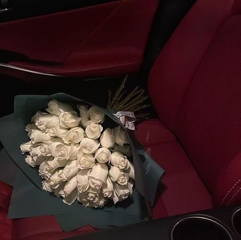 That GOOD GOOD Loving White Rose Bouquet Aesthetic, Rose Bouquet Aesthetic, Received Flowers, Bouquet Aesthetic, Gold Makeup Looks, White Rose Bouquet, Pineapple Sage, Wedding Backdrop Design, Aesthetic Car