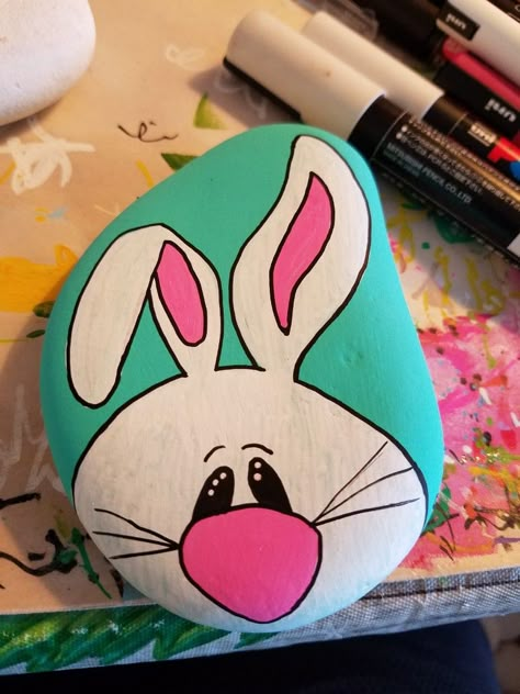 Easter Bunny Painted Rocks, Painted Easter Rocks, Bunny Painted Rocks, Easter Rock Painting Ideas, Easter Rock Painting, Easter Rocks, Painted Garden Rocks, Easter Paintings, Fun Easter Crafts