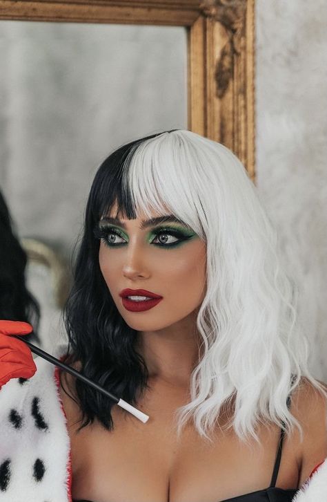 Carella Deville Make Up, Cookie Costume, Costumes For Adults, Halloween Costumes Ideas, Halloween Beauty, Cruella Deville, Halloween Makeup Inspiration, Trendy Halloween Costumes, Halloween Makeup Scary