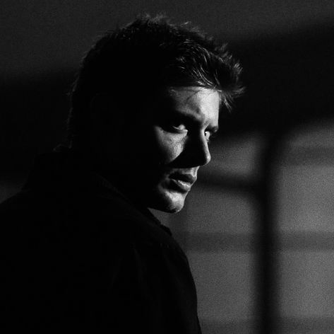 Dean Winchester Black And White, Jensen Ackles Black And White, Benny Lafitte, Emma Stone Andrew Garfield, Supernatural Wallpaper, John Winchester, Drawing People Faces, Background Hd Wallpaper, Blur Photo