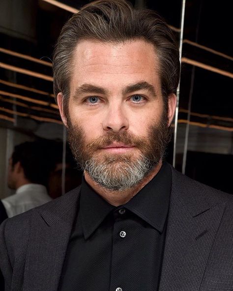 Chris Pine Hair, Chris Pine Beard, Chateau Marmont, Long Pixie Cuts, W Magazine, Chris Pine, Beard No Mustache, Guy Pictures, Golden Globes