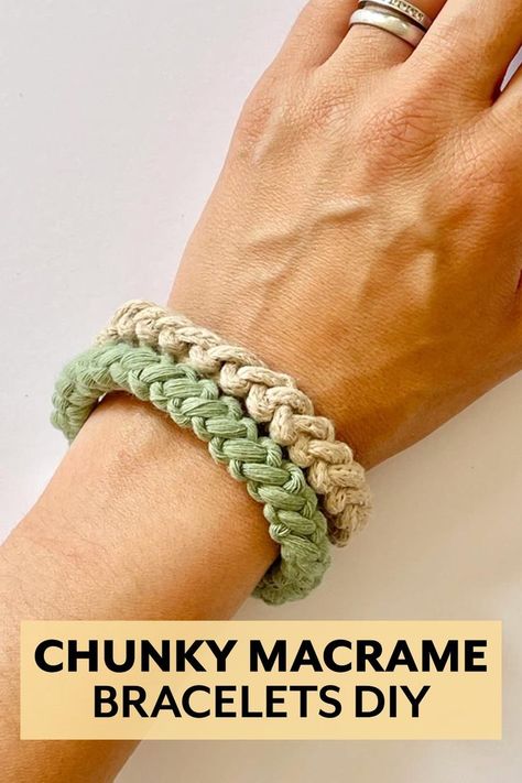 Chunky Macramé Bracelet tutorial from Gathered Hemp Bracelet Diy, Diy Macrame Bracelet, Macrame Bracelet Tutorial, Macrame Bracelet Diy, Macrame Bracelet Patterns, Makramee Diy, Macrame Purse, Diy Jewelry Tutorials, Hemp Jewelry