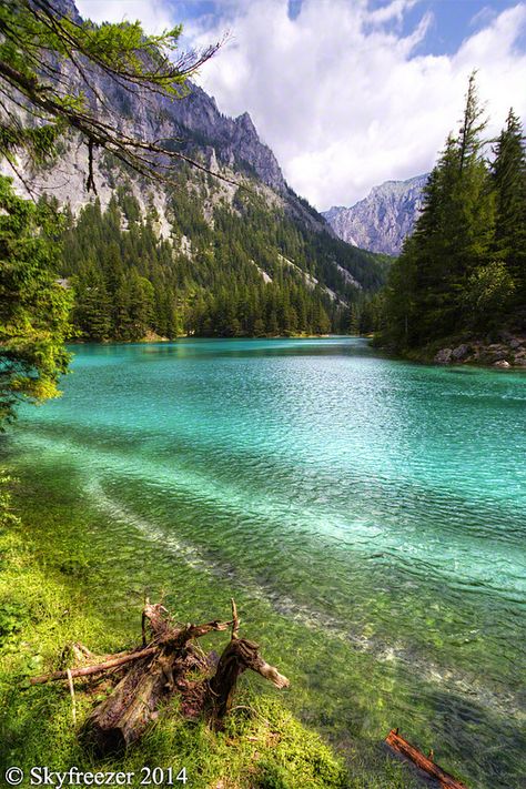 At the Green Lake - Grüner See, Tragöß, Austria Living Modern, Green Lake, Voyage Europe, Beautiful Lakes, Macedonia, Pretty Places, Albania, Places Around The World, Most Beautiful Places