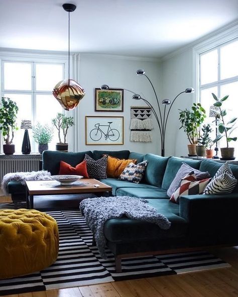 Livingroom design ideas to make look confortable for guest 15 Lots Of Plants, Furnitur Ruang Keluarga, Decor Ikea, Living Room Color Schemes, Room Color Schemes, Interior Modern, A Living Room, Cozy Living Rooms, Design Living