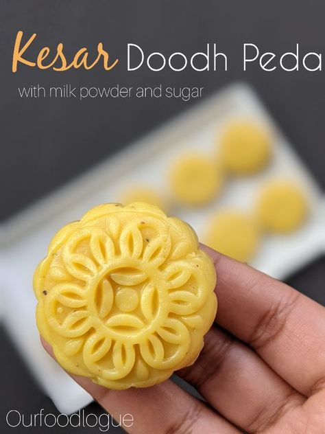 Kesar Peda Recipe, Diwali Mithai Recipes Easy, Milk Powder Peda Recipe, Kesar Peda, Desi Desserts, Miniature Desserts, Jelly Bread, Peda Recipe, Chennai Wedding