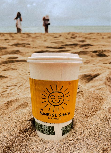 Hawaii Restaurant Design, Beach Coffee Aesthetic, Beach Coffee Shop, Coffee Sunrise, Coastal Cafe, Coffee On The Beach, Restaurant Aesthetics, Beach Restaurant Design, Wellness Cafe