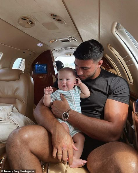 Father Material, October Pictures, Tommy Fury, Professional Boxer, Reality Tv Stars, Size Difference, Holiday Pictures, Pink Cardigan, Family Goals