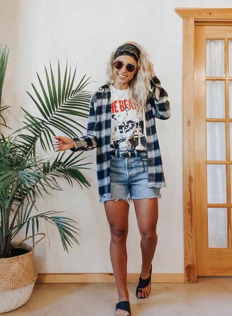 Skater Mom Style, Rainy Day Brunch Outfit Summer, Edgy Mom Style Summer, Edgy Mom Outfits Summer, Spring Graphic Tees, Alt Mom Outfits Summer, Edgy Boho Outfits Summer, Boho Mom Style Summer, Summer Zoo Outfit