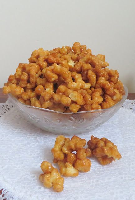 Caramel Popcorn Twists | The English Kitchen Caramel Corn Recipes, The English Kitchen, Twisted Recipes, English Kitchen, Appetizers Easy Finger Food, English Kitchens, Easy Eat, Caramel Corn, Old Dutch