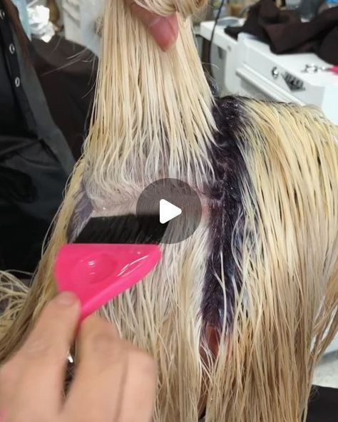 5 Bleach Touch-Up + Toning Videos That Are Pure Magic – Behindthechair.com Blonde Root Touch Up, Toner Before And After, Bleach Bath Hair, Toning Bleached Hair, Bleaching Hair At Home, Bleach Bath, Bleach Hair, Bleach And Tone, Brazilian Bond Builder