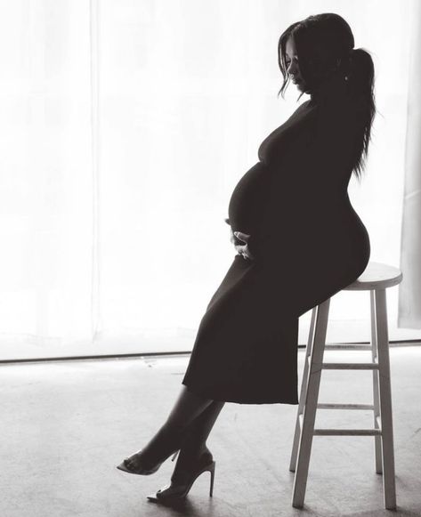 Black Turtle Neck Maternity Shoot, Black Turtle Neck Dress, Maternity Shoot Black Dress, Maternity Photography All Black, Maternity Shoot In Black Dress, Black And White Maternity Shoot, Plus Size Maternity Photos, Maternity Shoot Black Robe, Black And White Maternity