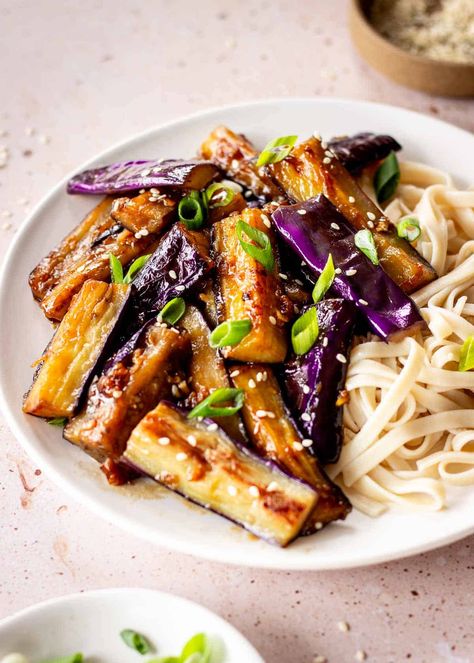 Eggplant Stir Fry, Easy Eggplant, Tofu Stir Fry, Lentil Stew, Hearty Dinner, Cooked Veggies, Fun Dinners, Garlic Sauce, Vegan Lunch