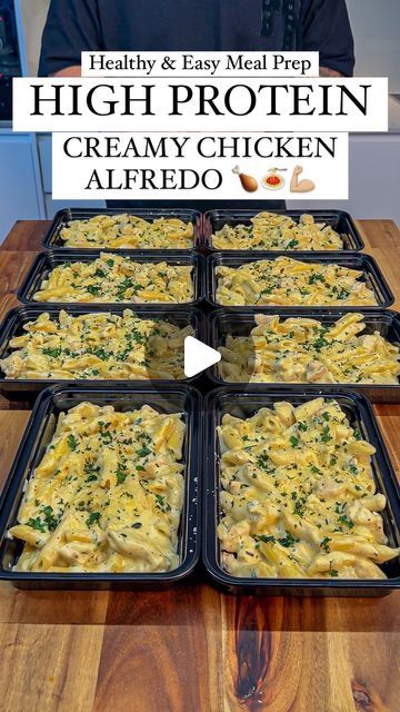 AUSSIE FITNESS 🇦🇺💪🏼 | Dez Cerimagic on Instagram: "High Protein Creamy Chicken Alfredo🍝🔥 62g Protein Meal Prep💪🏼  (Macros: Per Serving - 8 Total) 550 Calories 48gC | 10gF | 62gP  Ingredients:  960g Diced Skinless & Boneless Chicken Breast (raw weight) 1 Lemon (juiced) 1 Tsp Garlic Powder, 1 Tsp Onion Powder, 1.5 Tsp Italian Herb Seasoning, 1 Tsp Salt, 1 Tsp Black Pepper 1 Diced Onion 4 Diced Garlic Cloves 90g Freshly Grated Parmesan Cheese 250ml Chicken Stock 640g Pasta (dry weight - Vetta Smart Penne Pasta)  Protein Alfredo Sauce: 500g Low Fat/Fat Free Cottage Cheese 50g Light Cream Cheese 100ml Milk 45g Parmesan Cheese 1 Tsp Italian Herb Seasoning  Don’t forget to check out my digital cook books with over 200 delicious & easy recipes like these! 📖👨🏻‍🍳  Important Notes: If at High Protein Creamy Chicken Alfredo, Protein Chicken Alfredo With Broccoli, Meal Prep Chicken Alfredo, High Protein Creamy Chicken Pasta, Chicken Alfredo Meal Prep, Protein Chicken Bowl, High Protein Rotisserie Chicken Recipes, Pasta Protein Recipes, Easy Macro Meal Prep