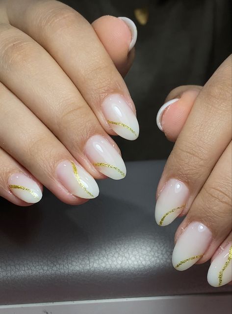 White Nails With Gold Lines, Milky White Nails With Gold, Nails With Gold Lines, Milky White Nails, White Nails With Gold, Nails With Gold, White Nail, Gold Line, Milky White